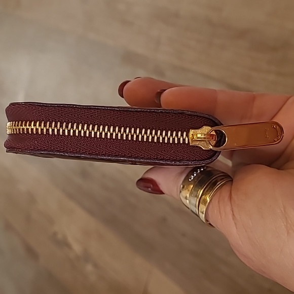 STUNNING louis vuitton Vernis leather plum wine red  zippy 4 card slots - Picture 8 of 16